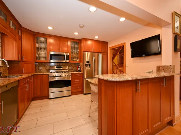 47 Gaylord Drive North image 7 of 21