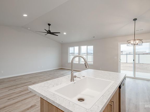 4th image of 7338 S Menzingers Ave