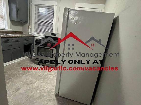 3rd image of 658 Connecticut St Floor 1