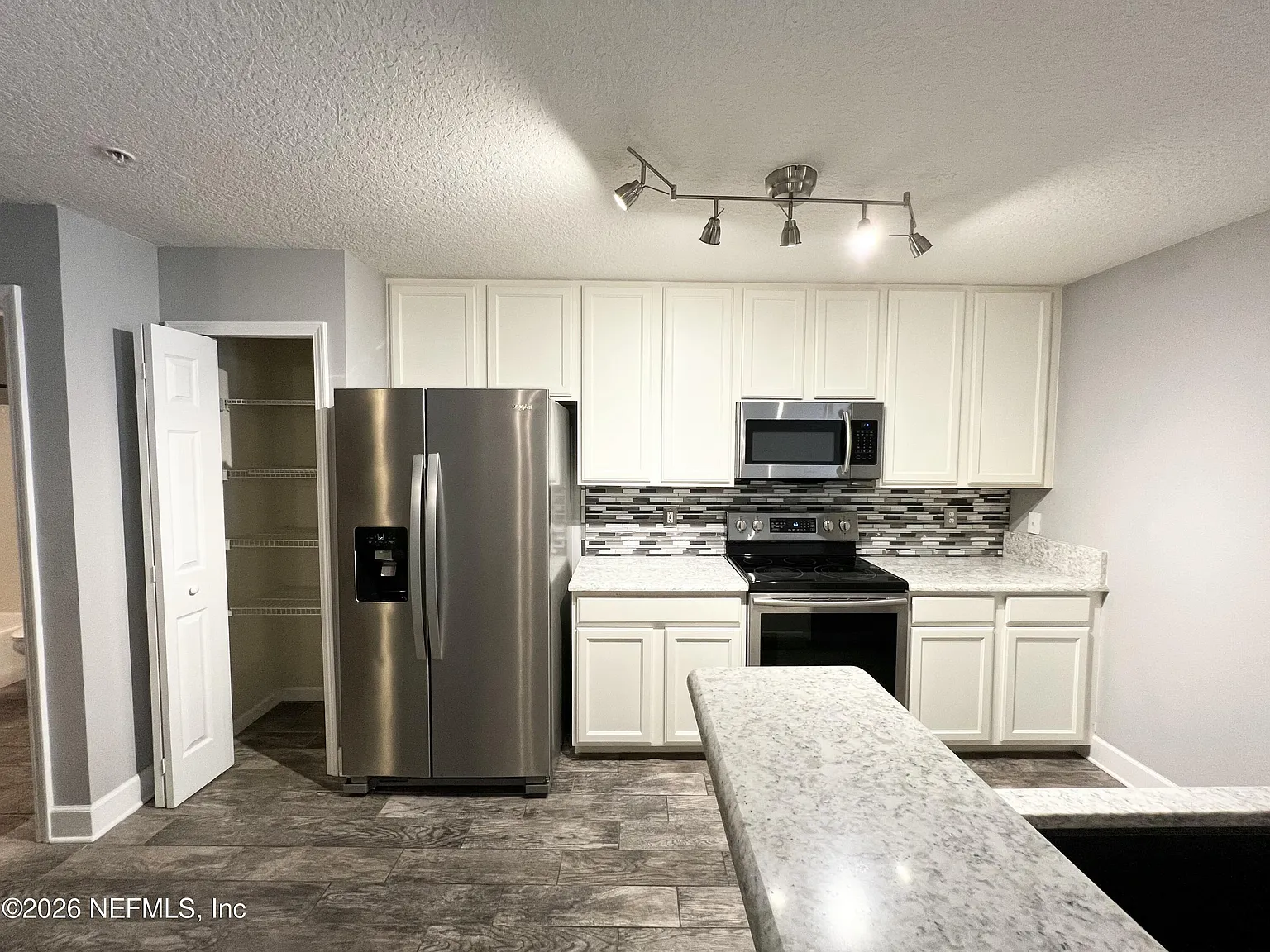 2 bed, 2.0 bath, 1079 sqft, $1,700 — Photo 4