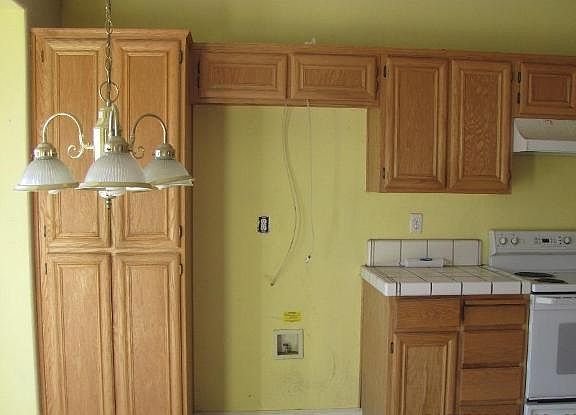 4th image of 2221 Bridle Creek Cir