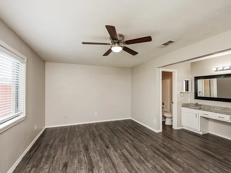 490 Rainier St — Photo 10