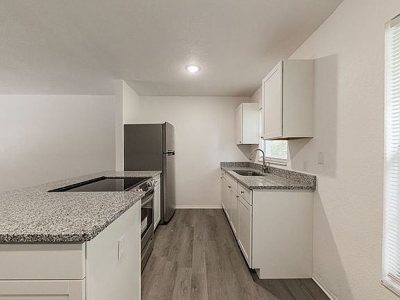 4th image of 430 Avenue B NE #B