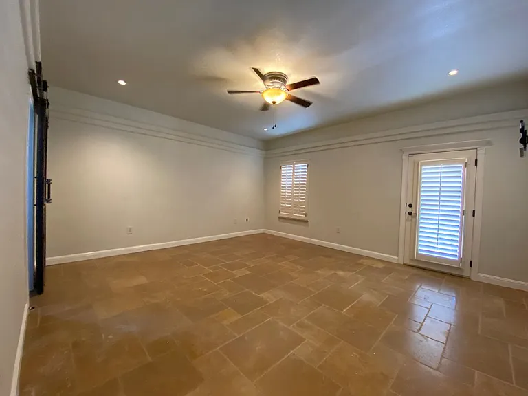 390 Burkett — Photo 11