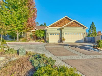 135 NW Caddis Pl, Grants Pass, OR, 97526