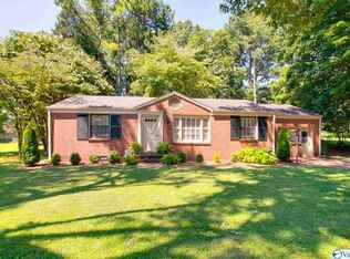 324 Graycroft Dr SW, Huntsville, AL 35802