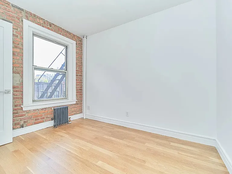 42 Grove St #5E — Photo 7