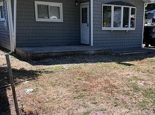 10 Seaford Rd, Mastic Beach, NY 11951