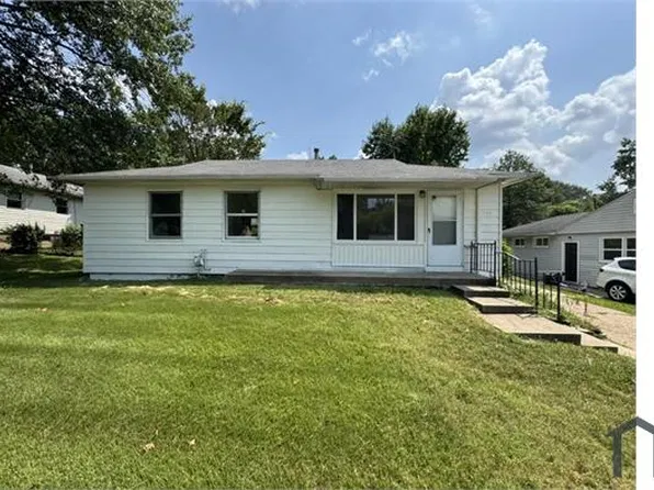 9840 Medford Dr, Saint Louis, MO 63136