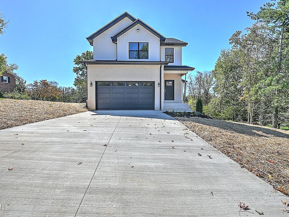 1st image of 403 Wicklow Dr