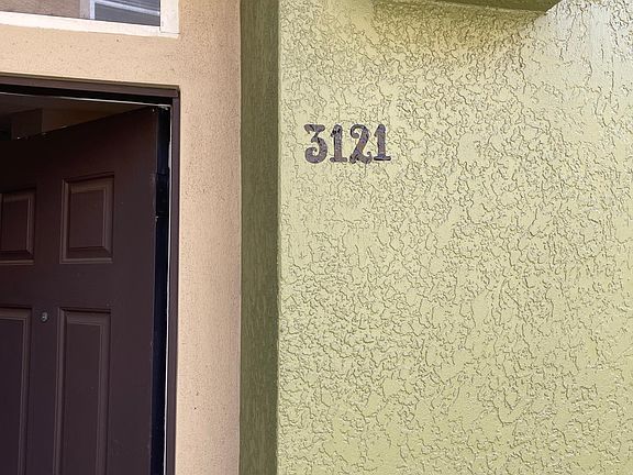 2nd image of 3121 Pine Oak Trl