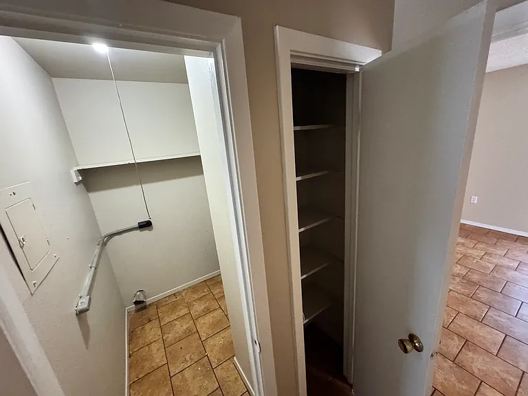 680 Sharp Ln #207 — Photo 6