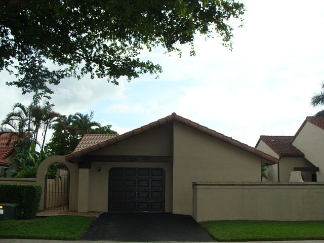 1st image of 1335 NW 21st Ter
