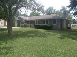 907 E Osage St, Paola, KS 66071