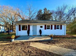 614 E Chestnut St, Stanley, NC 28164