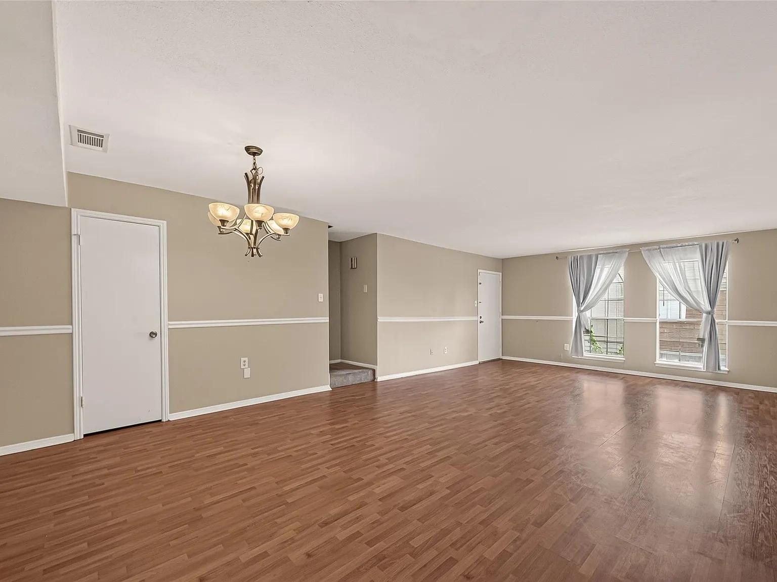 2 bed, 2.5 bath, 1626 sqft, $2,200 — Photo 2