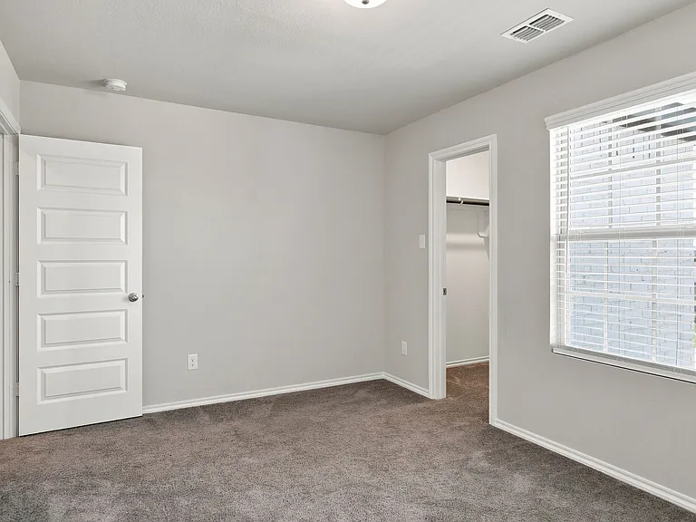 944 Ravenwood Ln — Photo 39