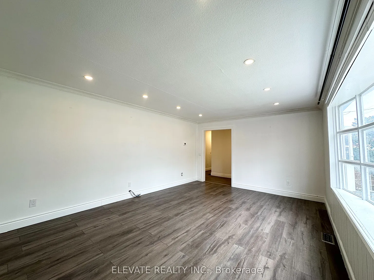 3 bed, $3,000 — Photo 3