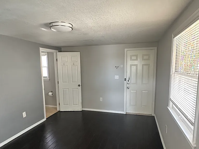 1111 E Central Blvd #3 — Photo 7