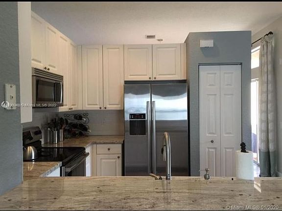 3rd image of 793 Tanglewood Cir #1A