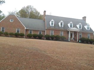 98 Pineland Dr, Hamlet, NC 28345