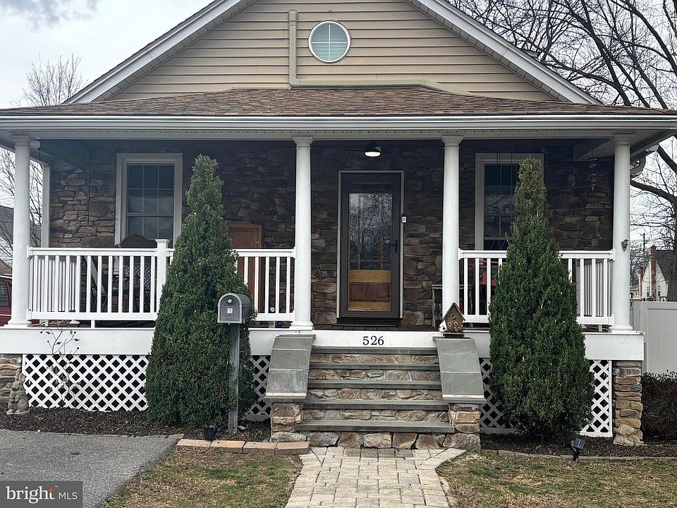 2nd image of 526 Hawthorne Rd