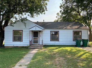 216 E Johnson St, Mangum, OK 73554