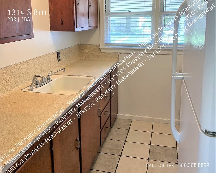 1314 S 8th St, Ponca City, OK 74601 Zillow