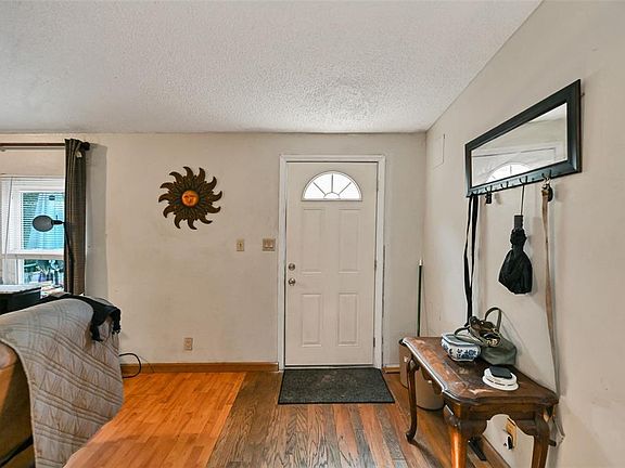5th image of 18620 NE 12TH COURT