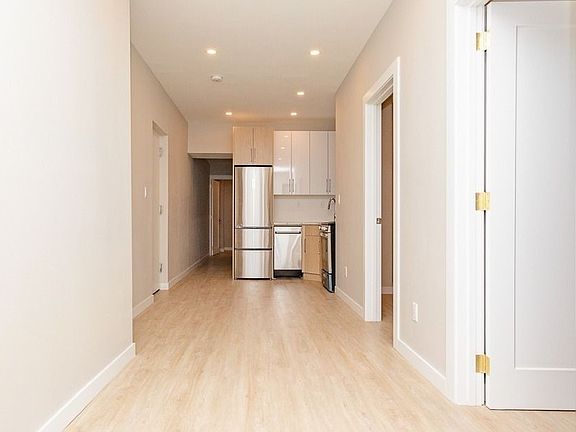 5th image of 879 De Kalb Ave #35