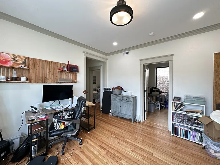 1933 N Fairfield Ave #1W — Photo 7