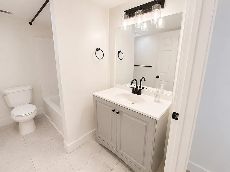 1815 E Stratford Ave #2 — Photo 28