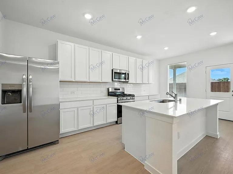 1813 Spruce Cir — Photo 8