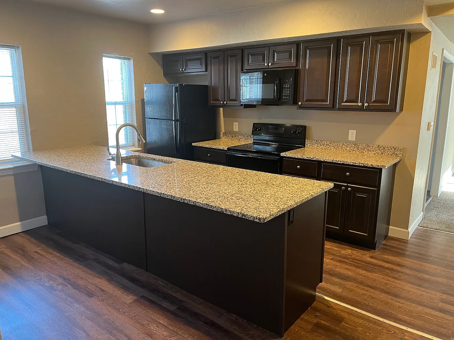 Elm Terrace Apartments — Photo 1