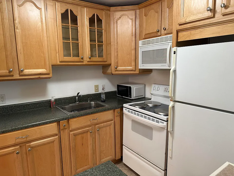 2 W Canterbury Dr #2-A