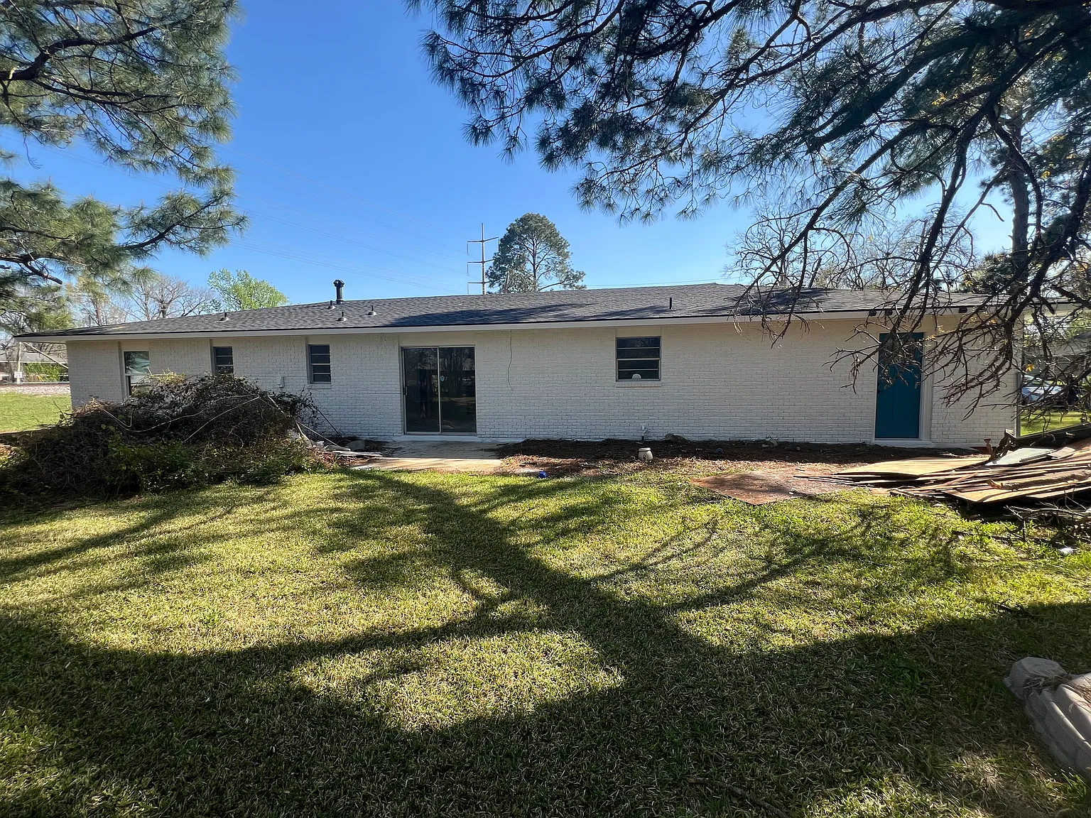 3 bed, 2494 sqft, $1,850 — Photo 3