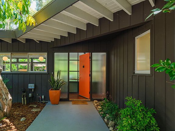4th image of 1059 Alpine Villa Dr