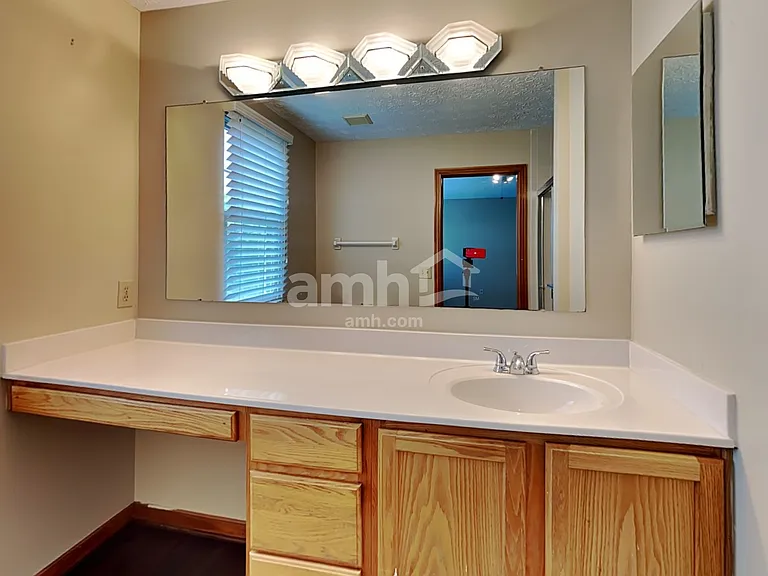 6757 Eddleston Ct — Photo 10
