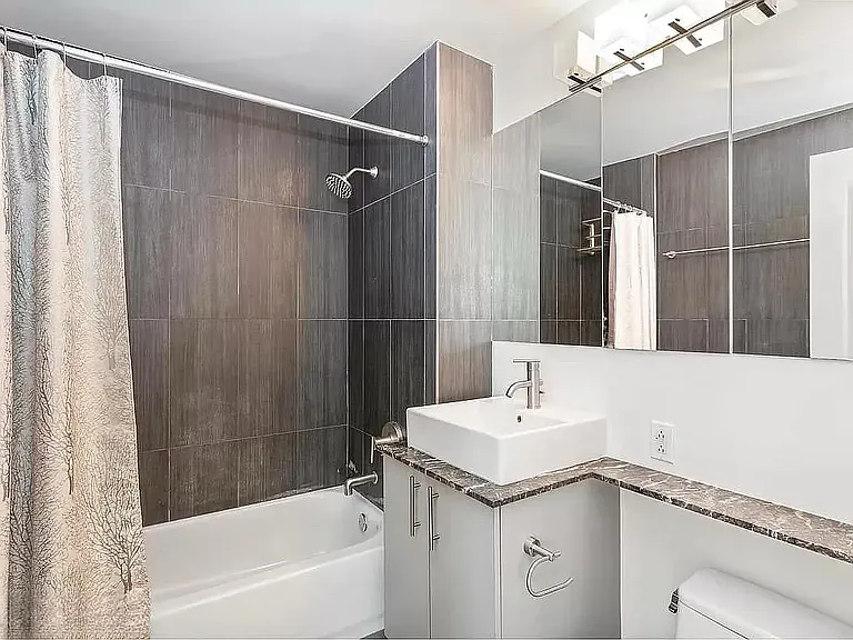 4815 11th St #9B — Photo 2