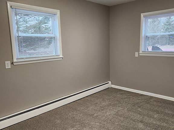 3rd image of 915-917 E Main St #917-9