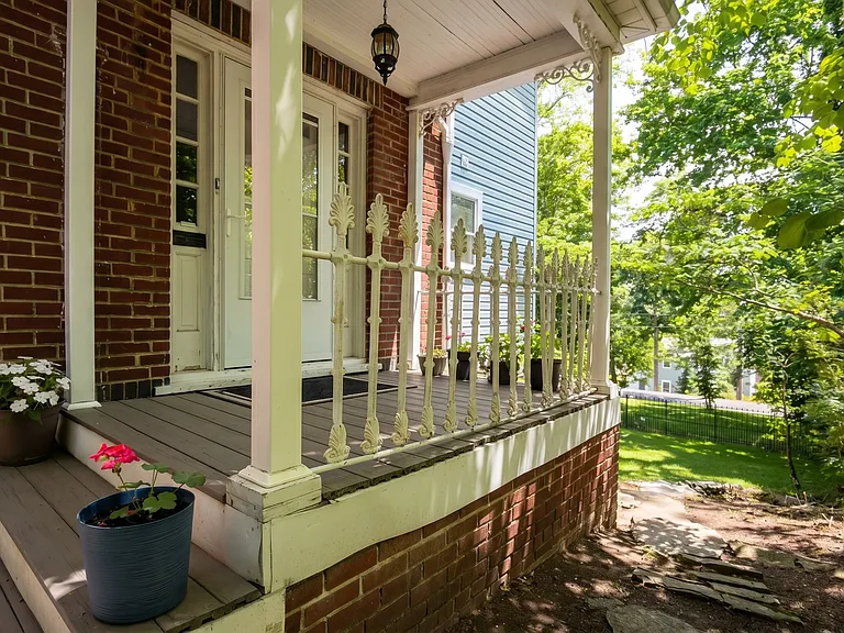 234 E Hamilton Ave — Photo 2