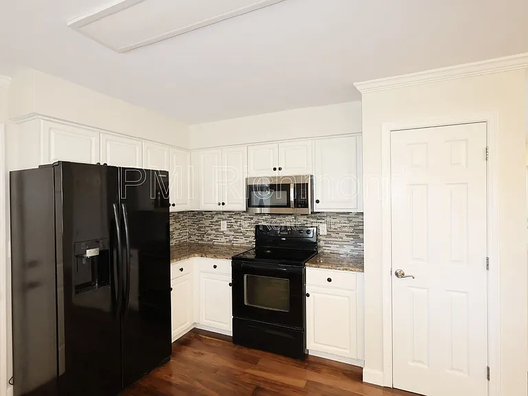 9713 Pampas Dr — Photo 14