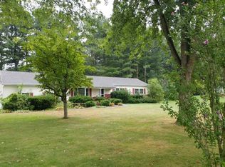 27 Walden Gln, Ballston Lake, NY 12019