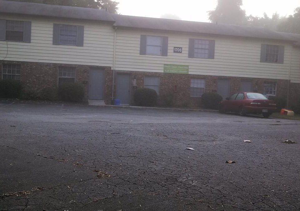 2nd image of 1508 Tucker St APT C