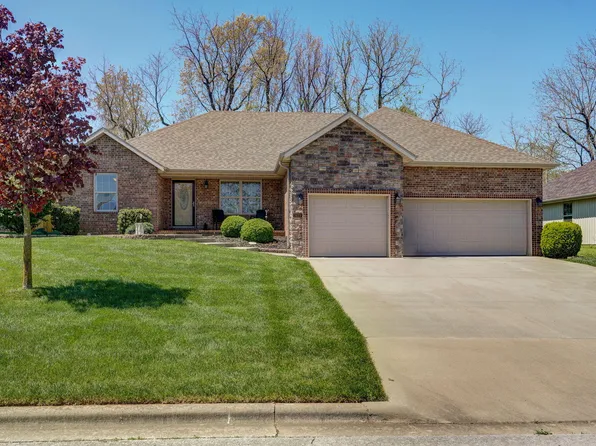 1421 N Vintage Avenue, Republic, MO 65738