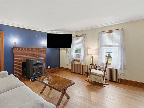 4th image of 158 Oakham Rd