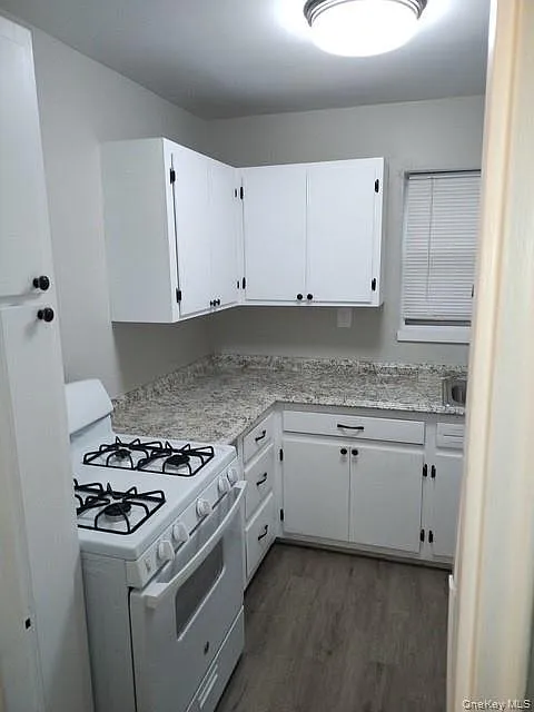 Building Photo - 320 S Broadway #P1