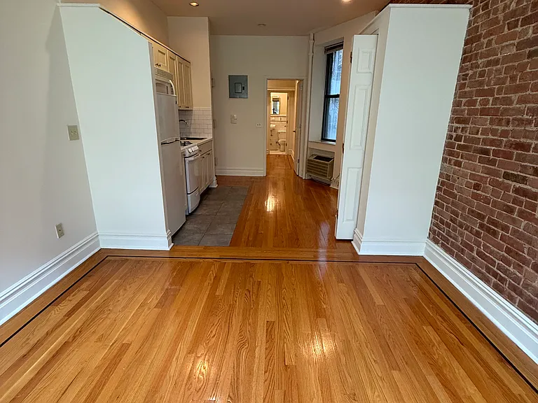 245 E 77th St #2FE — Photo 6