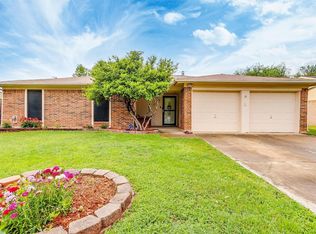 1128 Briar Creek Dr, Fort Worth, TX 76126