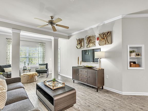 4th image of 45 Lullwater Dr #2017